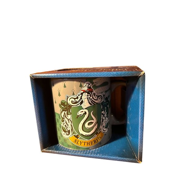 Harry Potter Slytherin Crest Pin Coffee Cup Mug Gift Bundle - Picture 2 of 6
